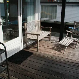  Frühstückspension Houseboat Sooki